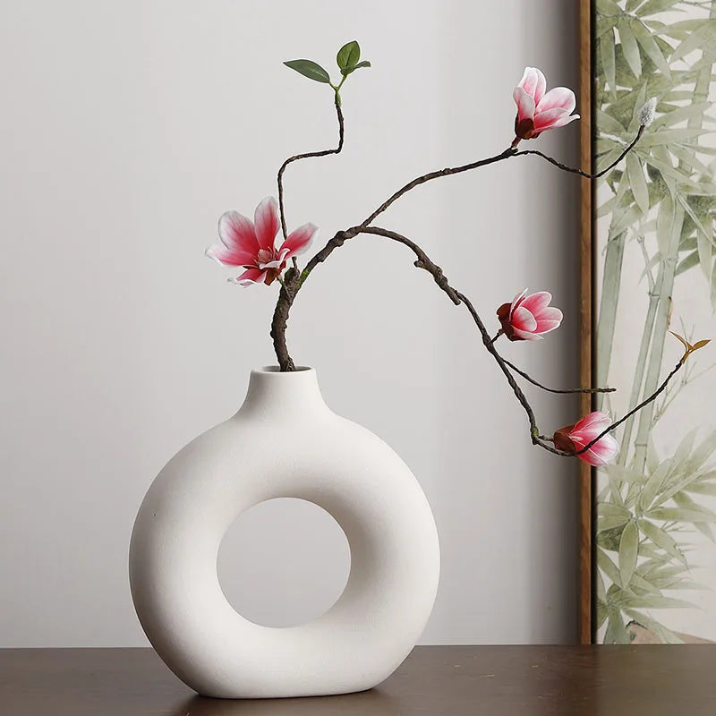 Minimalistisk keramisk vase – perfekt til moderne hjem