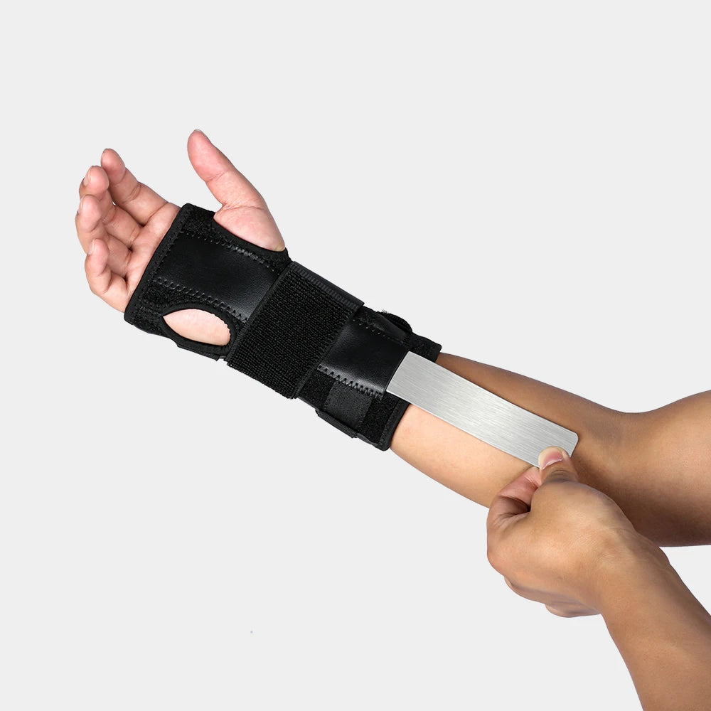 Håndleddsstøtte med 3 stabiliserende skinner