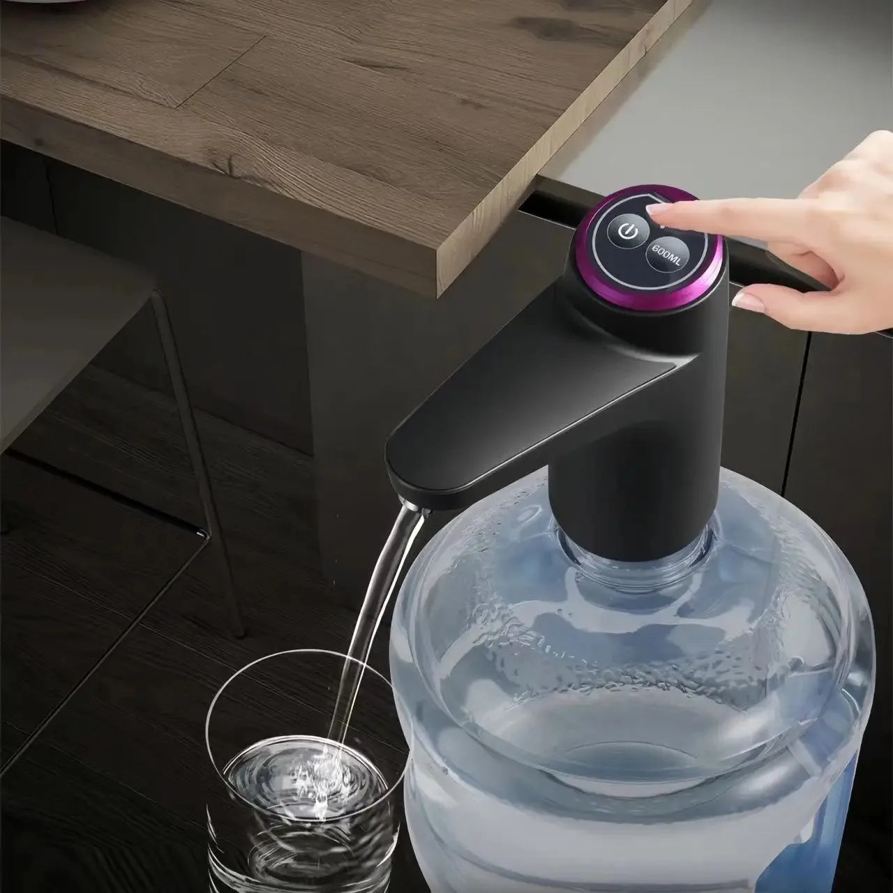 Trådløs vannpumpe med USB – bærbar vanndispenser for camping, hytte og tur