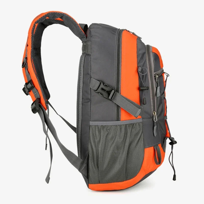 Vanntett Tursekk 40L – Lett, Slitesterk & Perfekt for Reise og Friluft