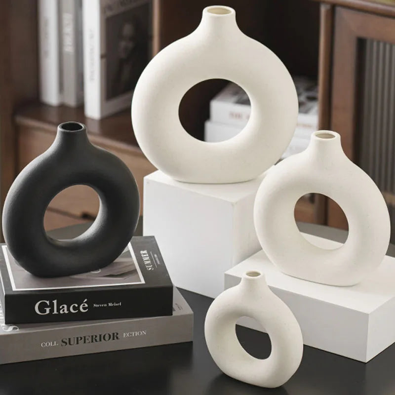 Minimalistisk keramisk vase – perfekt til moderne hjem