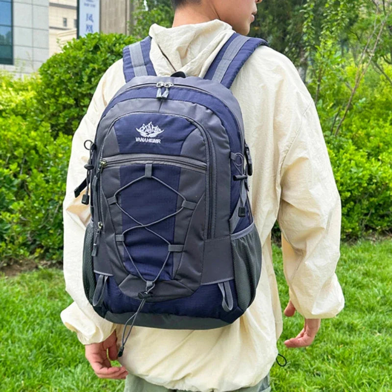 Vanntett Tursekk 40L – Lett, Slitesterk & Perfekt for Reise og Friluft